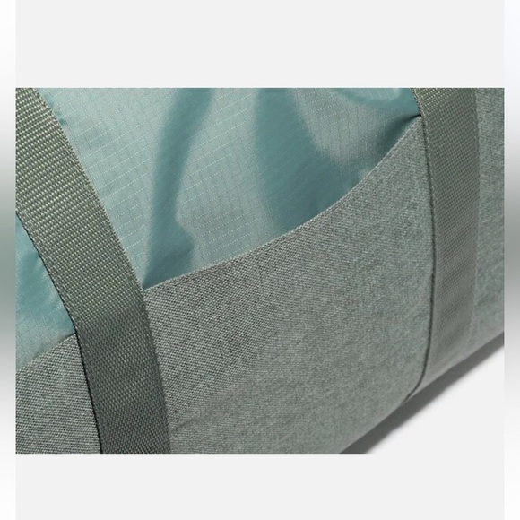 DSW Duffle Weekender Travel Bag Sage Green Nylon NEW VIP Exclusive - Picture 2 of 5